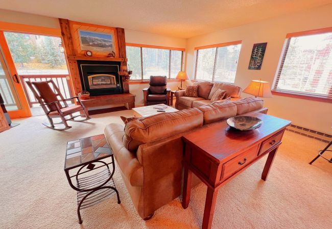 Condominium in Breckenridge - Pine Ridge Peak Condo • Walk to Main St + Snowflake Lift • Pool + Hot Tubs 