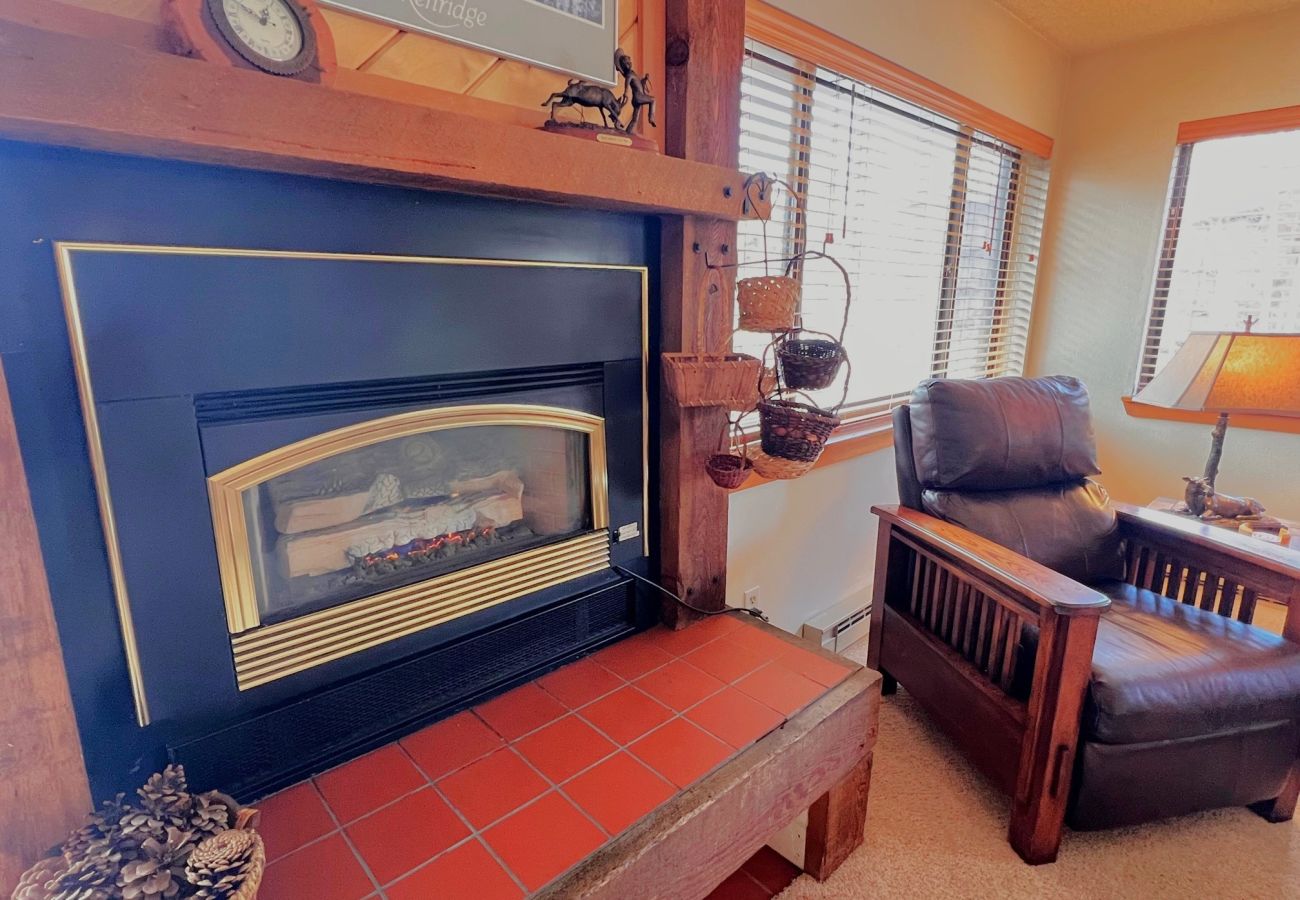 Condominium in Breckenridge - Walk to Main St+ Snowflake Lift, Pool + Hot Tubs 