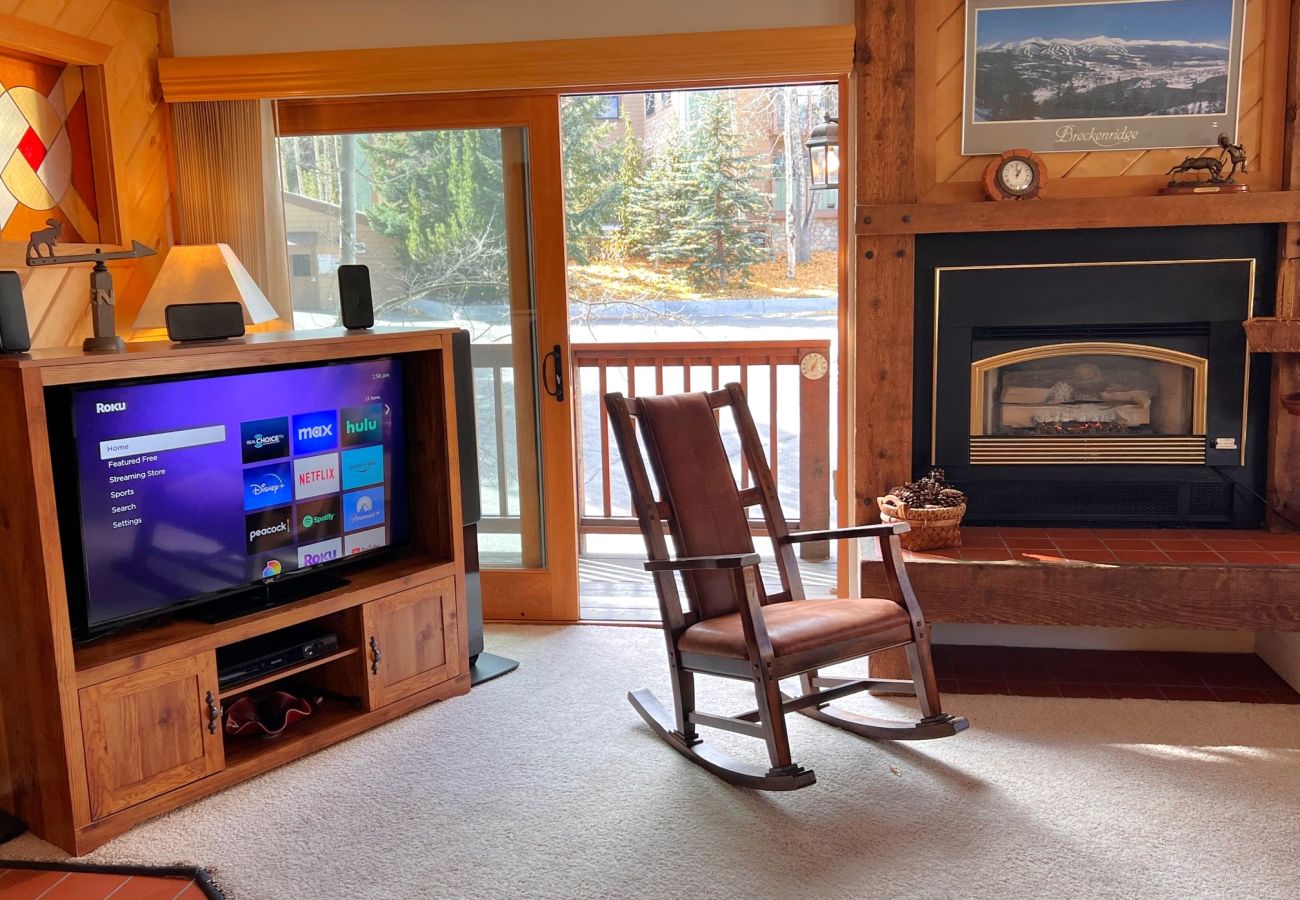 Condominium in Breckenridge - Walk to Main St+ Snowflake Lift, Pool + Hot Tubs 