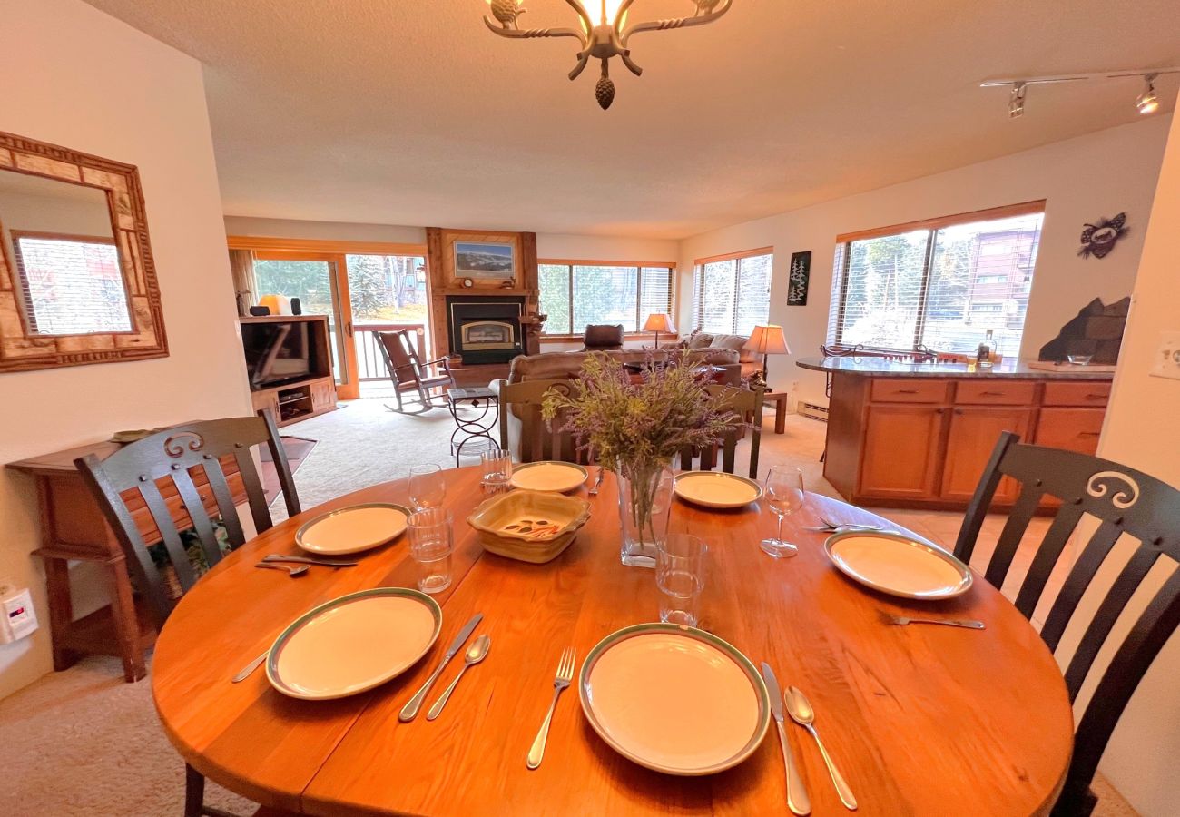 Condominium in Breckenridge - Walk to Main St+ Snowflake Lift, Pool + Hot Tubs 