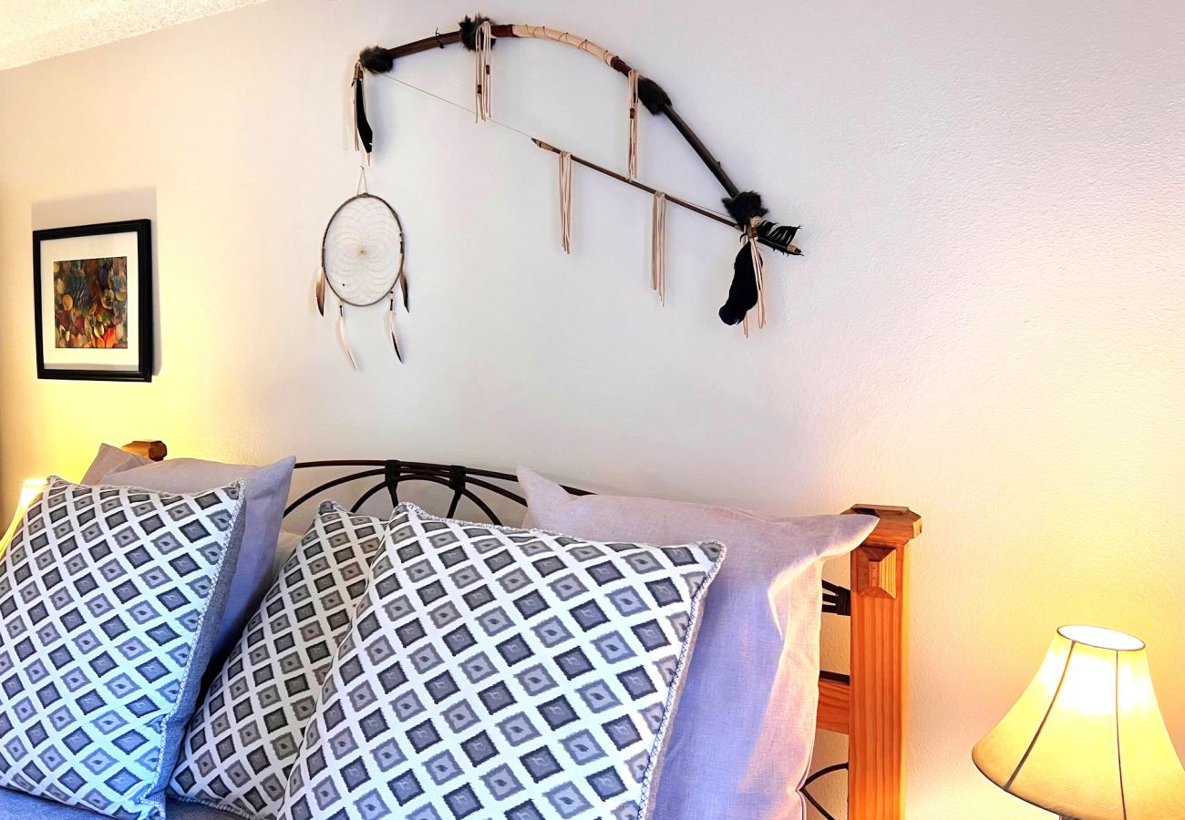 Condominium in Breckenridge - Walk to Main St+ Snowflake Lift, Pool + Hot Tubs 