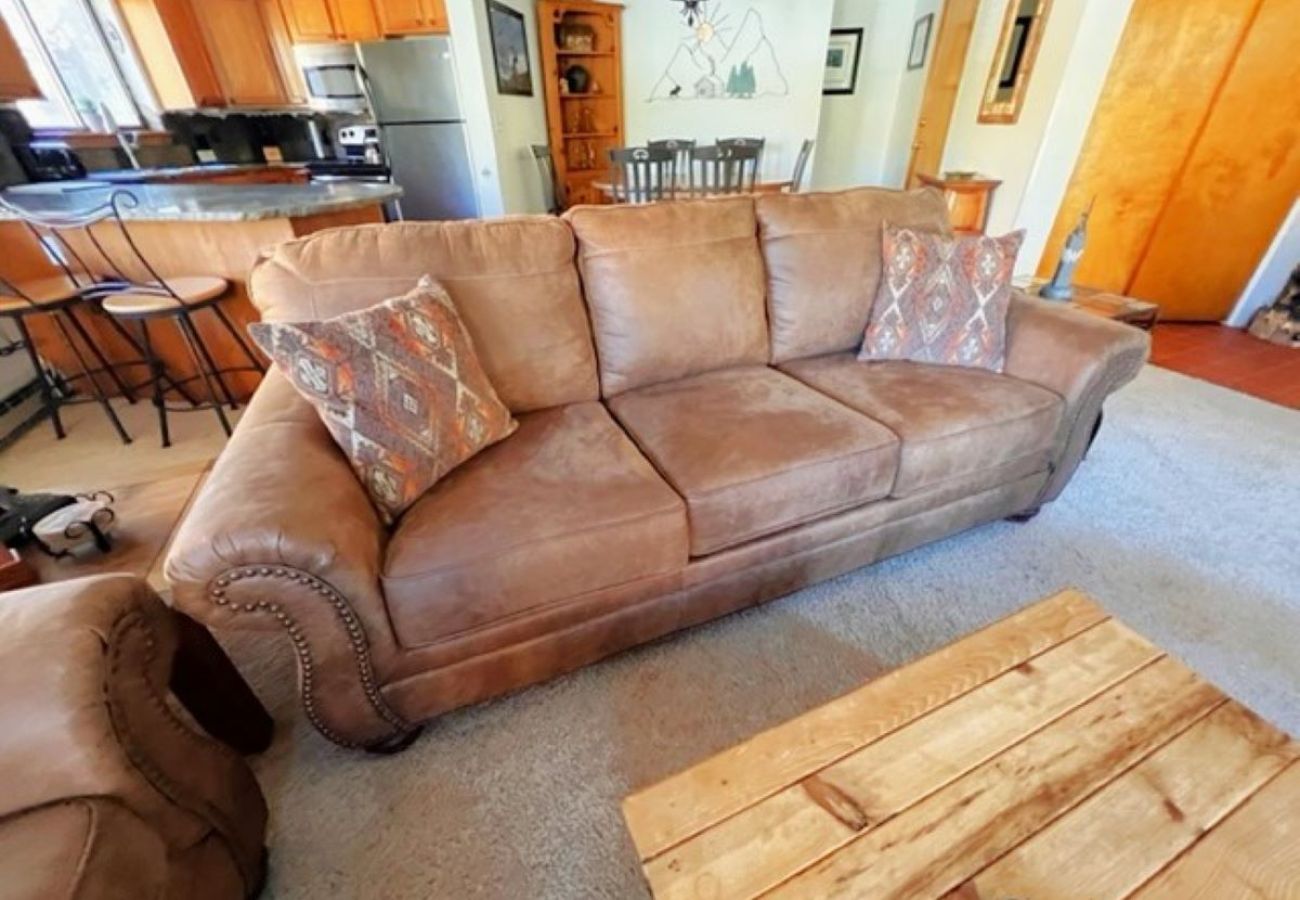 Condominium in Breckenridge - Walk to Main St+ Snowflake Lift, Pool + Hot Tubs 