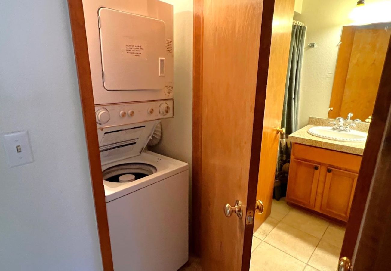 Condominium in Breckenridge - Walk to Main St+ Snowflake Lift, Pool + Hot Tubs 
