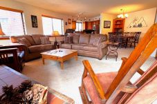 Condominium in Breckenridge - Pine Ridge Peak Condo • Walk to Main St + Snowflake Lift • Pool + Hot Tubs 