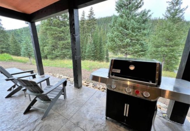 House in Breckenridge - Dramatic Home with Private Hot Tub near Quandary 14er and Breck Resort 