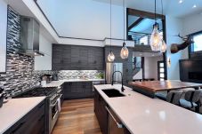 House in Breckenridge - Mtn. Home Private Hot Tub Near Breck Slopes+Hikes