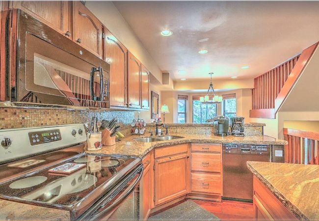 Condominium in Breckenridge - Near Quick Silver Lift, In Breck, Private Hot Tub Condominium in Breckenridge - Near Quick Silver Lift, In Breck, Private Hot Tub