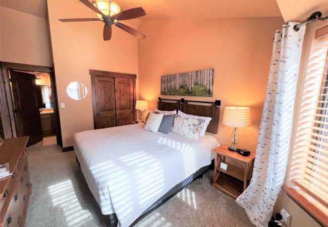 Condominium in Breckenridge - Near Quick Silver Lift, In Breck, Private Hot Tub Condominium in Breckenridge - Near Quick Silver Lift, In Breck, Private Hot Tub