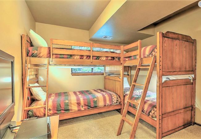 Condominium in Breckenridge - Near Quick Silver Lift, In Breck, Private Hot Tub Condominium in Breckenridge - Near Quick Silver Lift, In Breck, Private Hot Tub