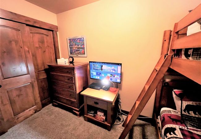 Condominium in Breckenridge - Near Quick Silver Lift, In Breck, Private Hot Tub Condominium in Breckenridge - Near Quick Silver Lift, In Breck, Private Hot Tub