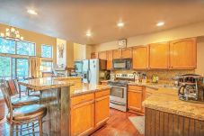 Condominium in Breckenridge - Near Quick Silver Lift, In Breck, Private Hot Tub Condominium in Breckenridge - Near Quick Silver Lift, In Breck, Private Hot Tub