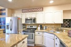 Condominium in Breckenridge - Village Point Buffalo Townhome • Private Hot Tub • Near Quick Silver Lift, In Breck  