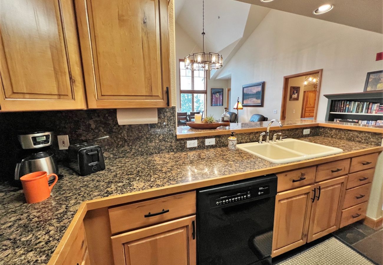 Condominium in Breckenridge -  Ski In-Out Snow Fl. Lift Breck! Pool+Hot Tub 