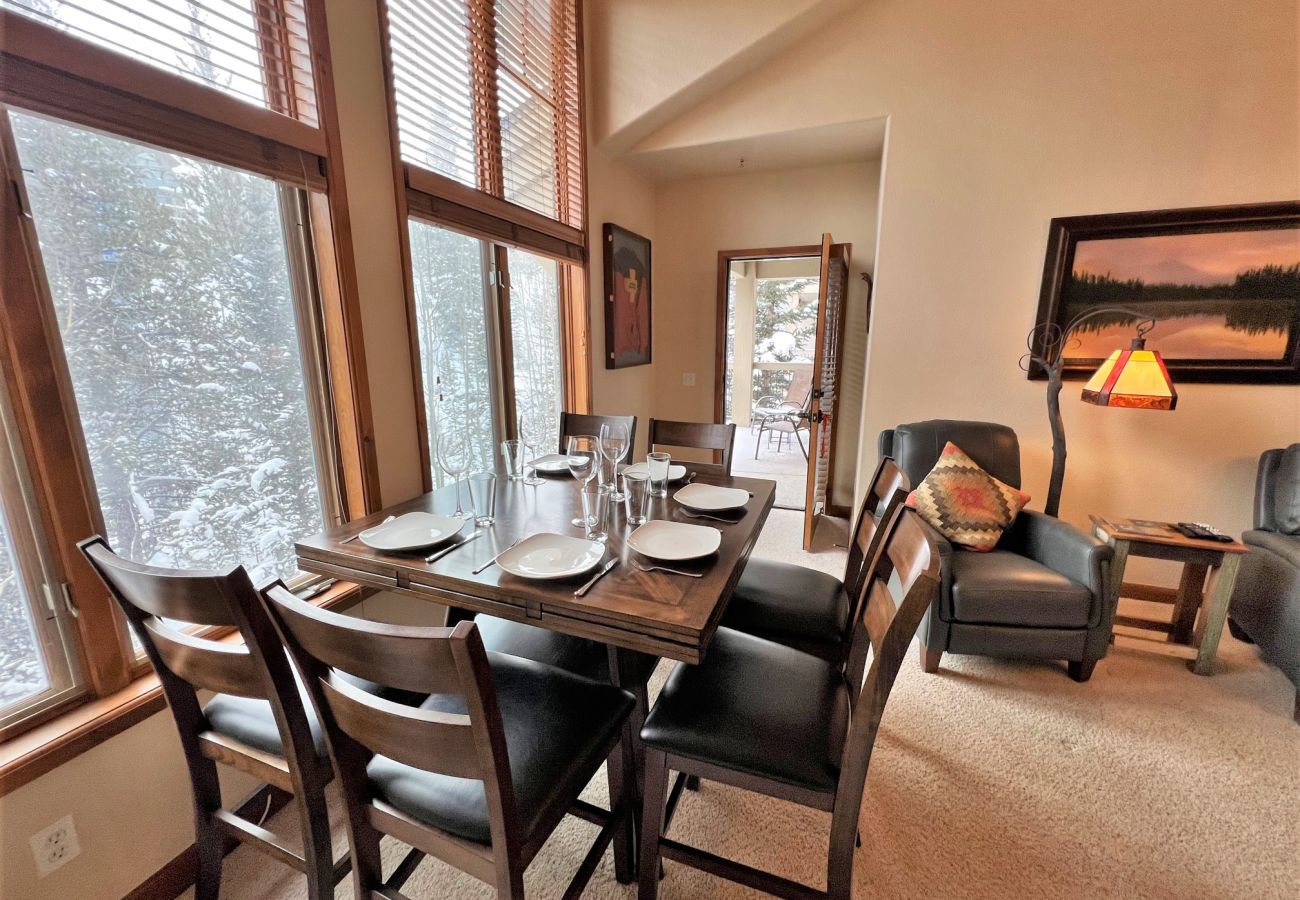 Condominium in Breckenridge -  Ski In-Out Snow Fl. Lift Breck! Pool+Hot Tub 