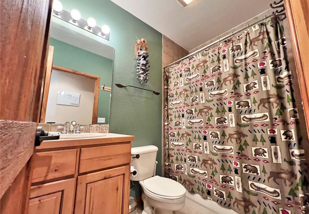 Condominium in Breckenridge -  Ski In-Out Snow Fl. Lift Breck! Pool+Hot Tub 