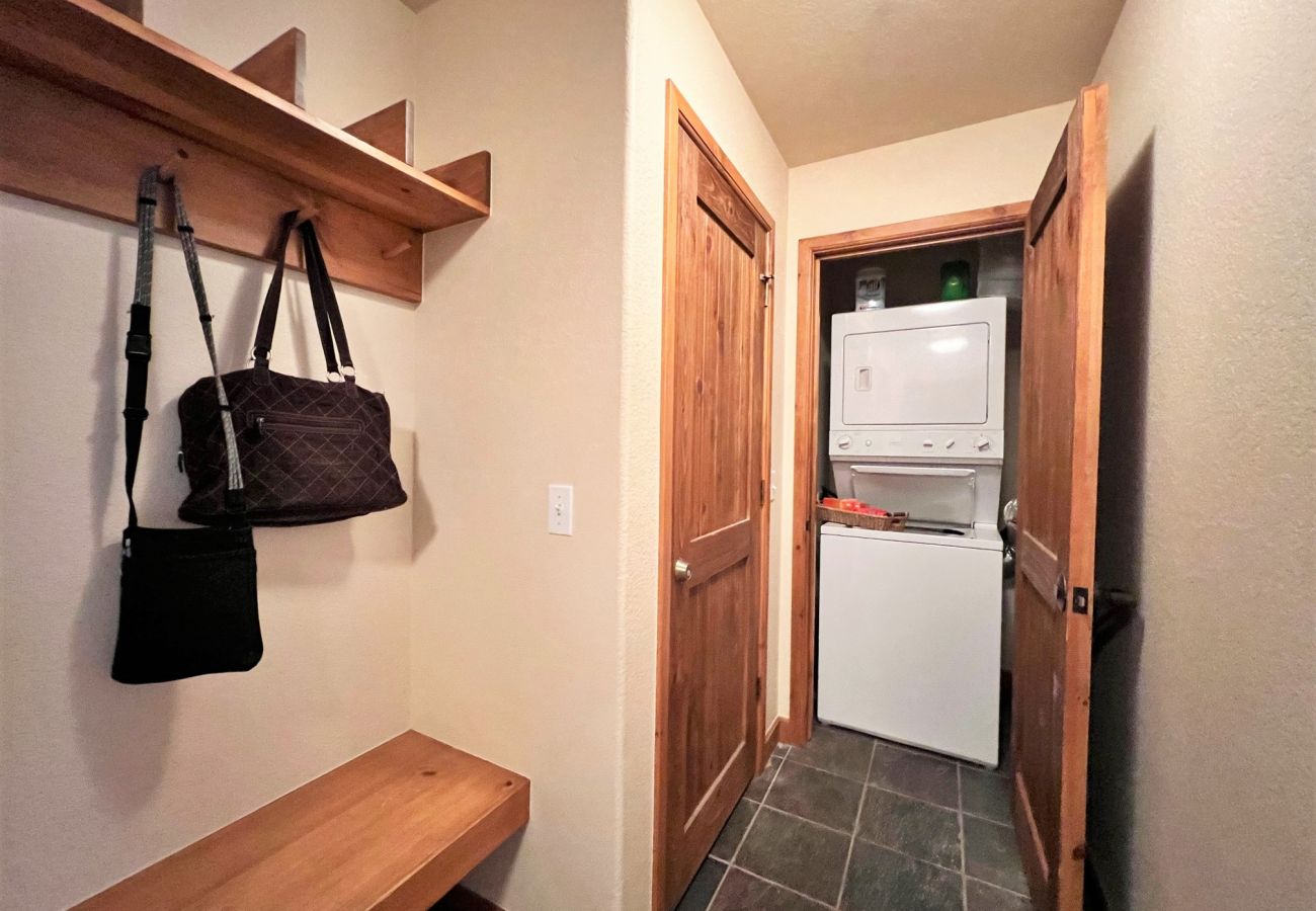 Condominium in Breckenridge -  Ski In-Out Snow Fl. Lift Breck! Pool+Hot Tub 