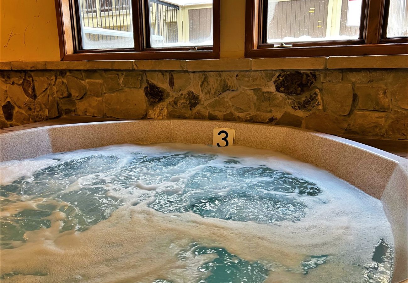Condominium in Breckenridge -  Ski In-Out Snow Fl. Lift Breck! Pool+Hot Tub 