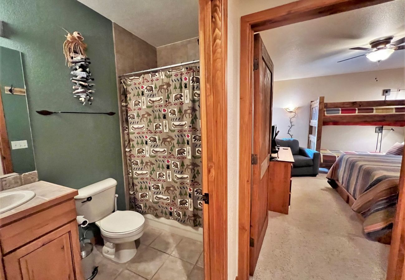 Condominium in Breckenridge -  Ski In-Out Snow Fl. Lift Breck! Pool+Hot Tub 