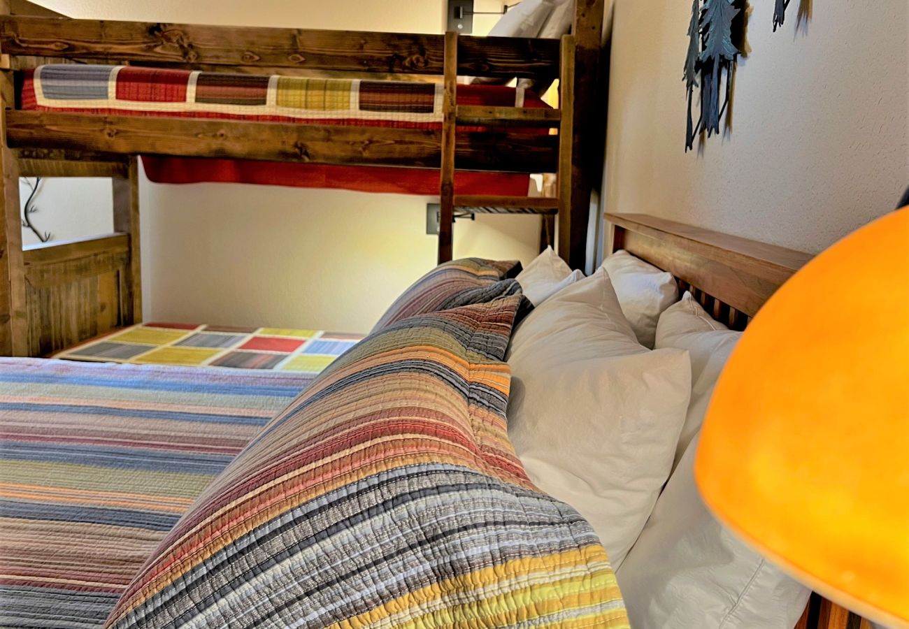 Condominium in Breckenridge -  Ski In-Out Snow Fl. Lift Breck! Pool+Hot Tub 