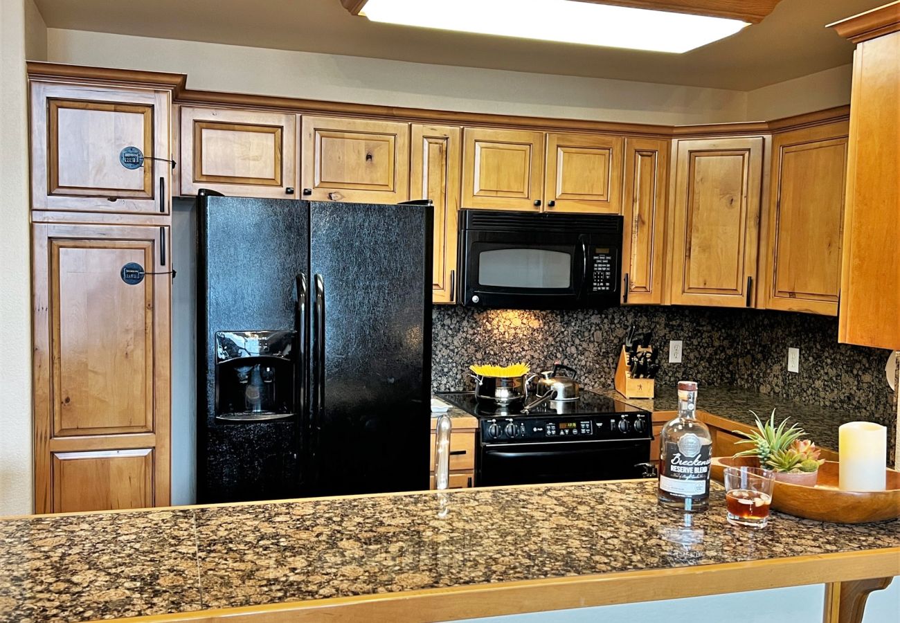 Condominium in Breckenridge -  Ski In-Out Snow Fl. Lift Breck! Pool+Hot Tub 