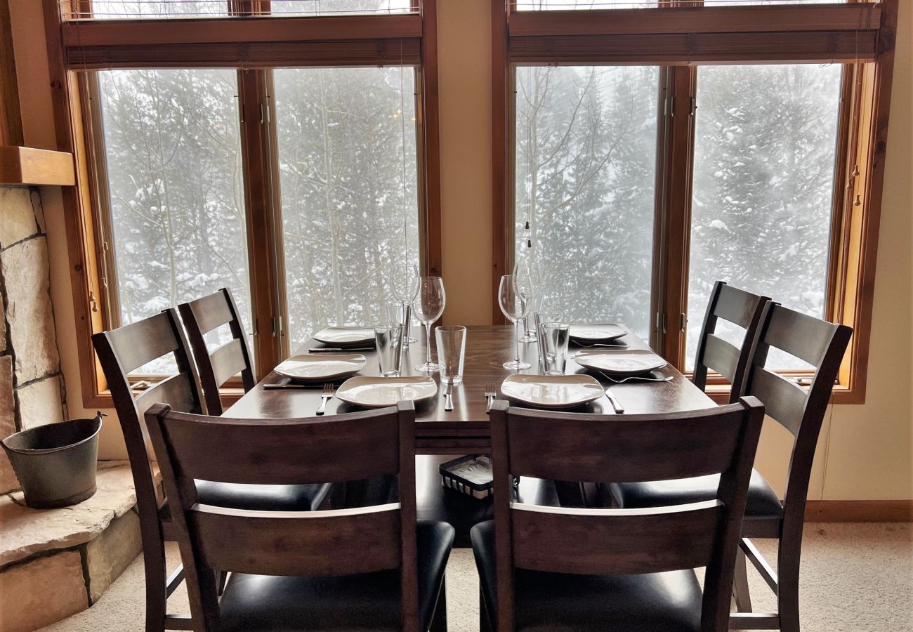 Condominium in Breckenridge -  Ski In-Out Snow Fl. Lift Breck! Pool+Hot Tub 