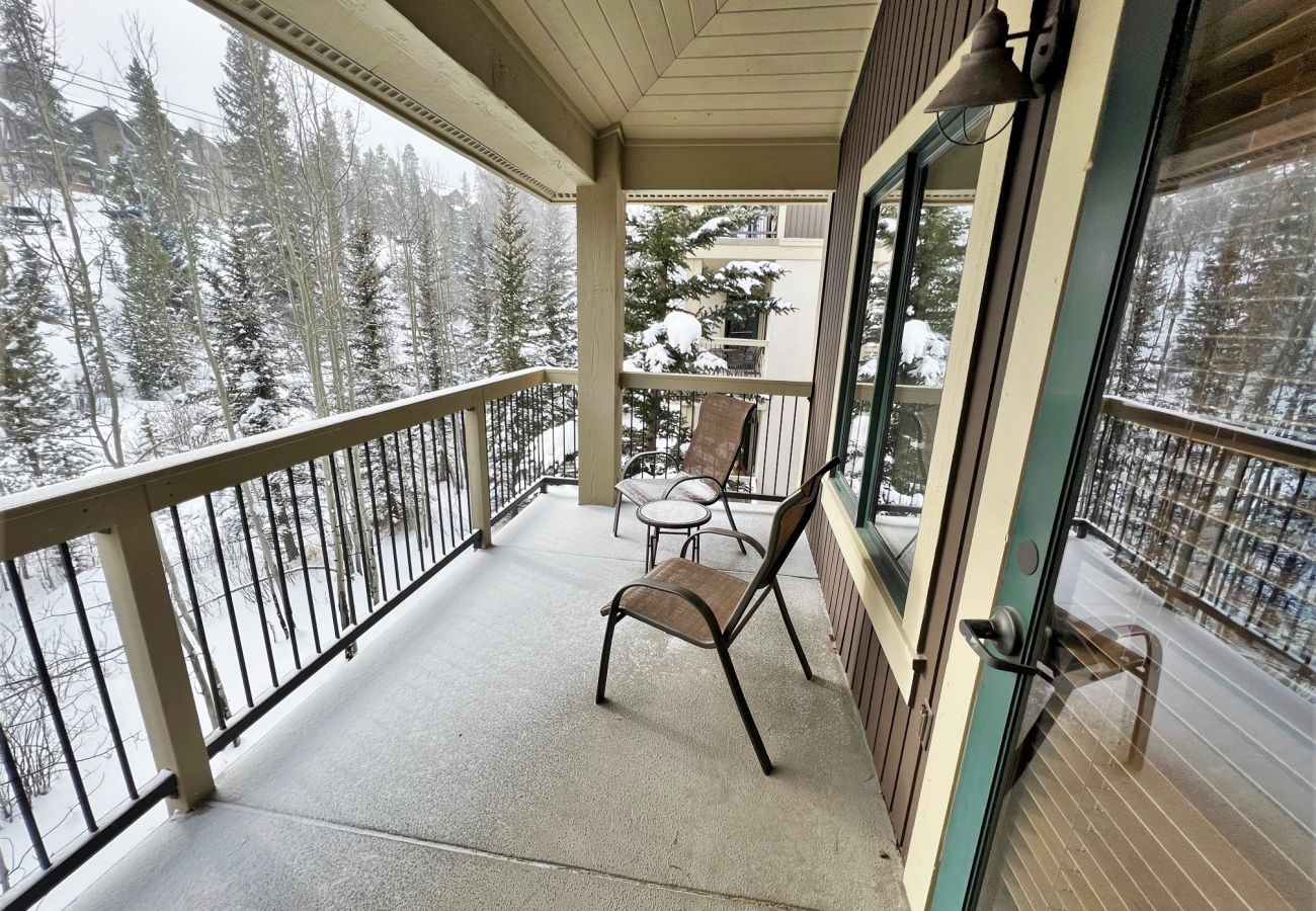 Condominium in Breckenridge -  Ski In-Out Snow Fl. Lift Breck! Pool+Hot Tub 