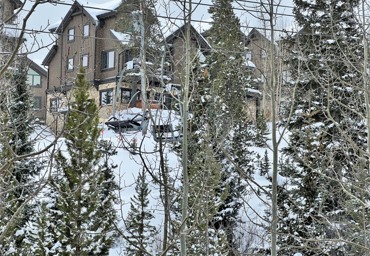 Condominium in Breckenridge -  Ski In-Out Snow Fl. Lift Breck! Pool+Hot Tub 