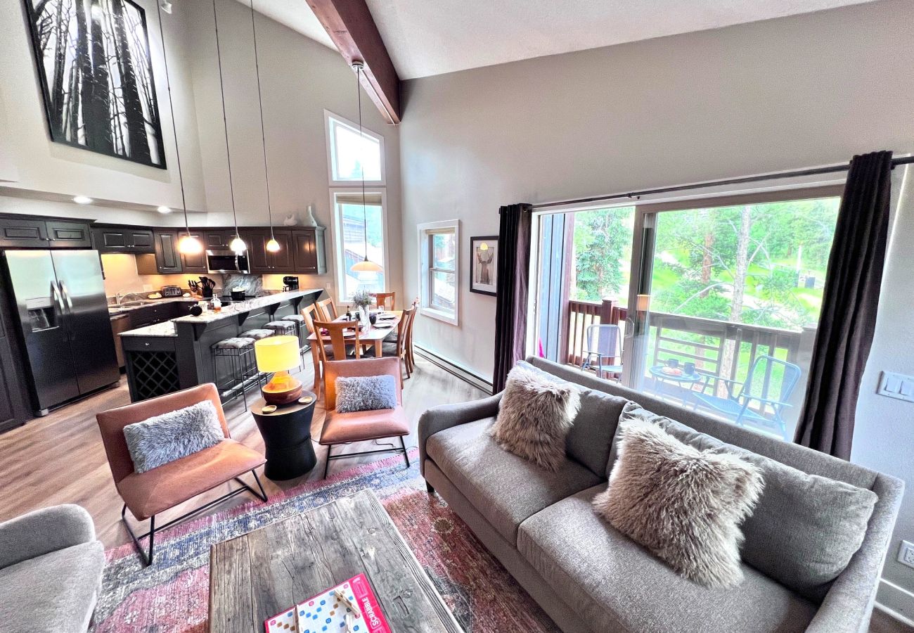 Condominium in Breckenridge - Ski in/out ON 4O’clock Run Play in Pool+Hot Tubs