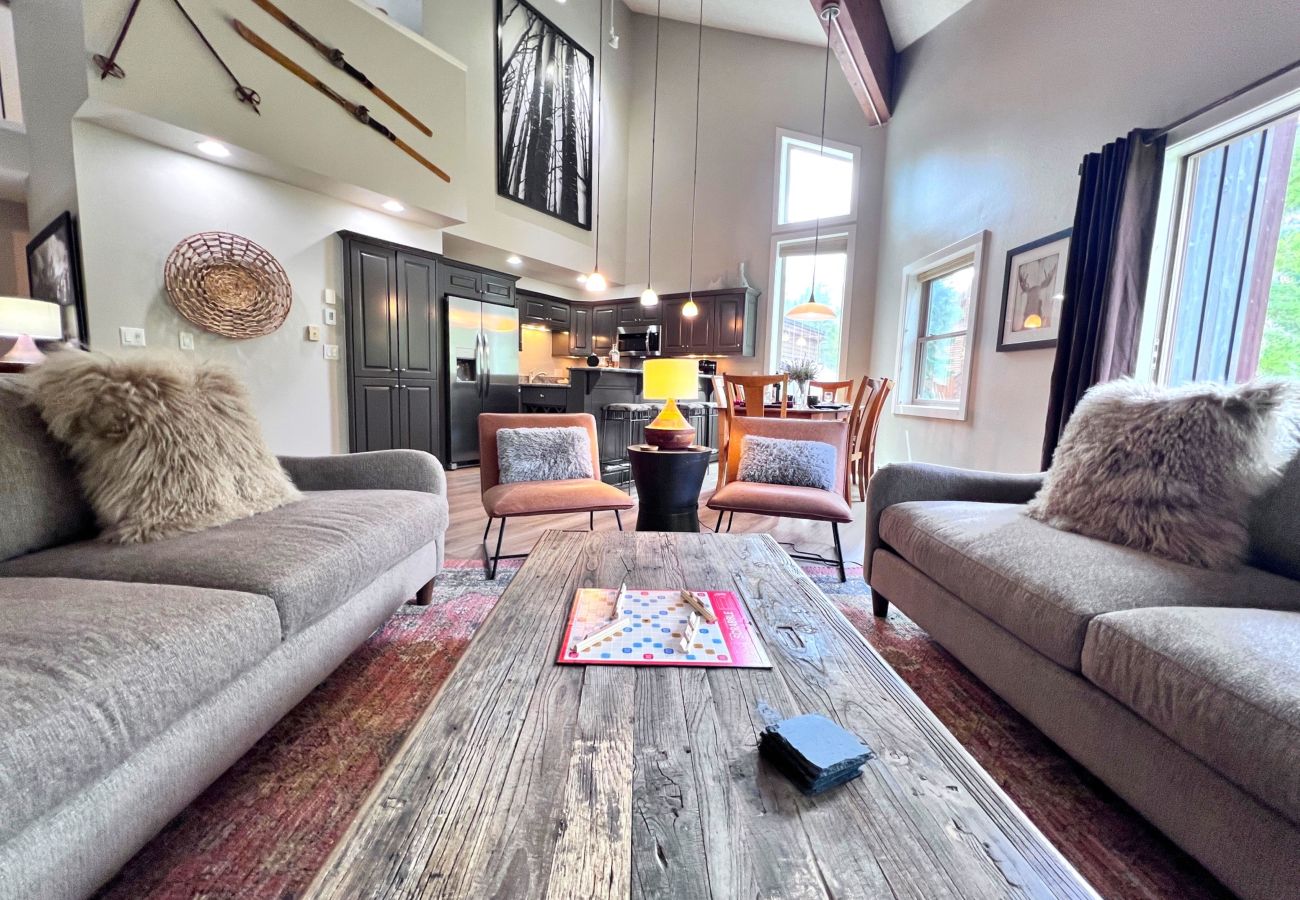 Condominium in Breckenridge - Ski in/out ON 4O’clock Run Play in Pool+Hot Tubs