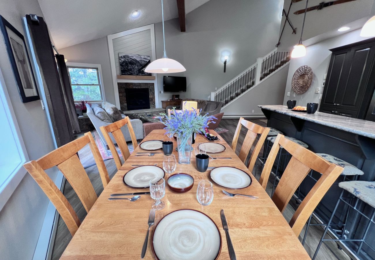 Condominium in Breckenridge - Ski in/out ON 4O’clock Run Play in Pool+Hot Tubs