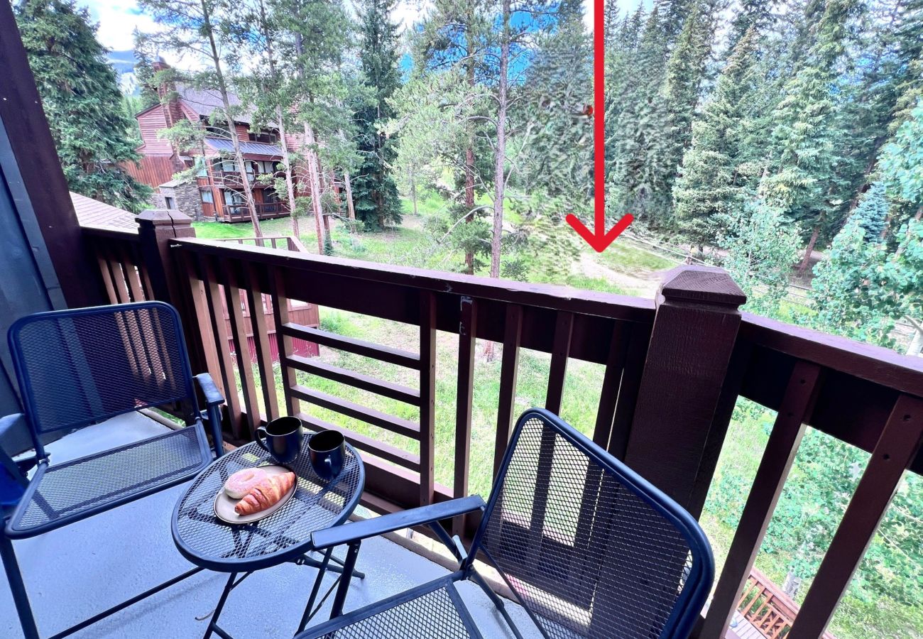 Condominium in Breckenridge - Ski in/out ON 4O’clock Run Play in Pool+Hot Tubs