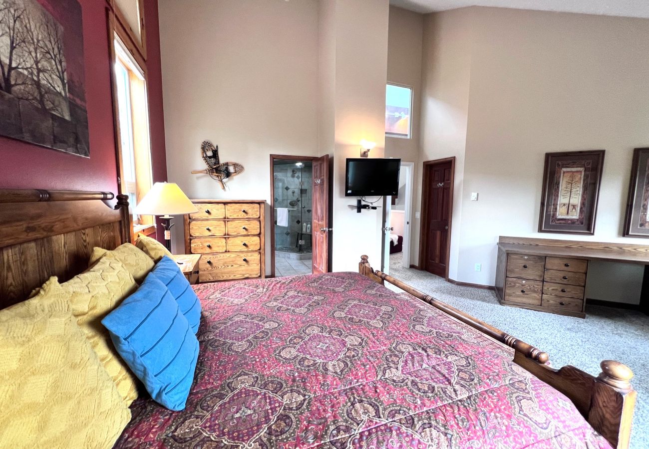 Condominium in Breckenridge - Ski in/out ON 4O’clock Run Play in Pool+Hot Tubs