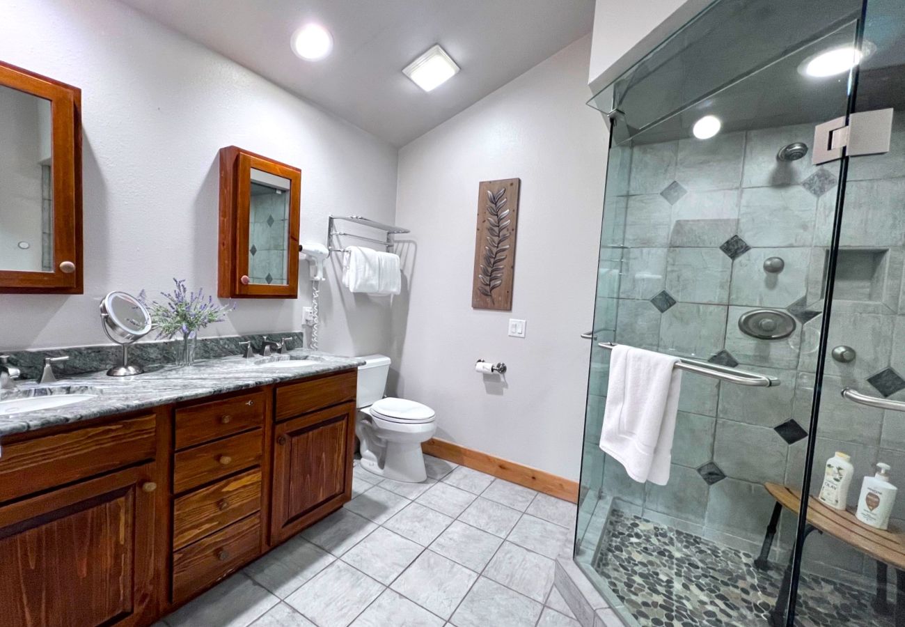 Condominium in Breckenridge - Ski in/out ON 4O’clock Run Play in Pool+Hot Tubs