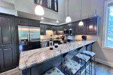 Condominium in Breckenridge - Tyra Summit Golden Eagle Condo • Ski in/out • Pool+Hot Tubs