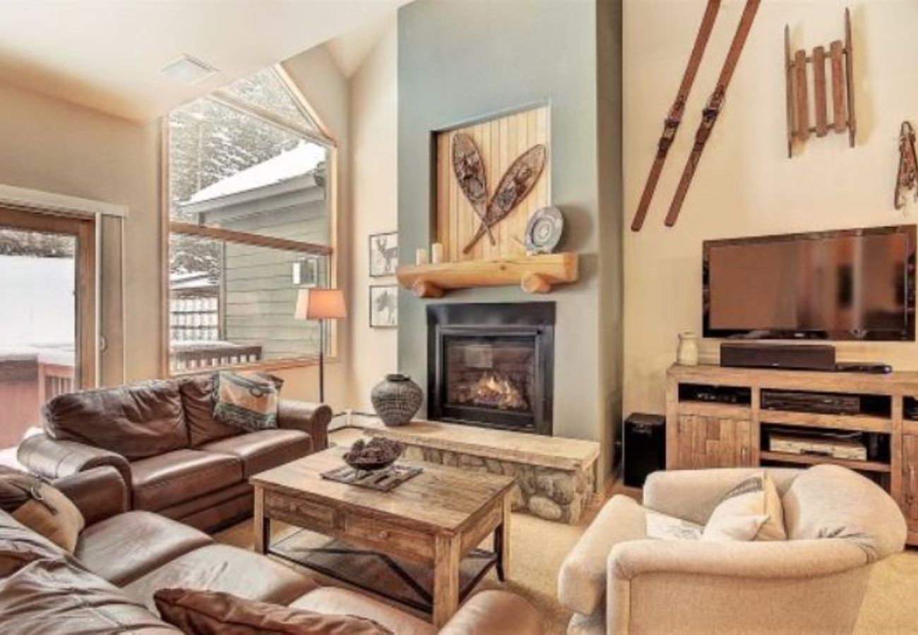 Townhouse in Breckenridge - Ski In-Out to 4 Oclock Run Breck! Private Hot Tub 