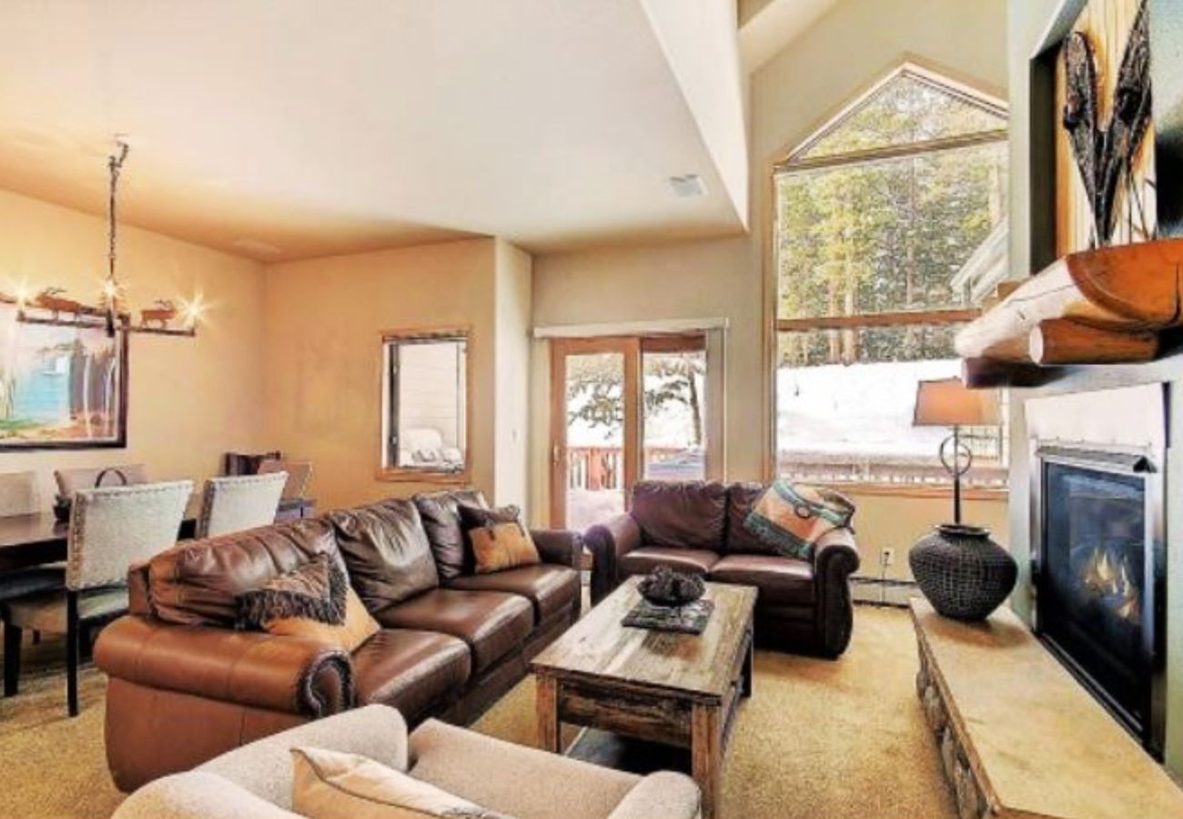 Townhouse in Breckenridge - Ski In-Out to 4 Oclock Run Breck! Private Hot Tub 