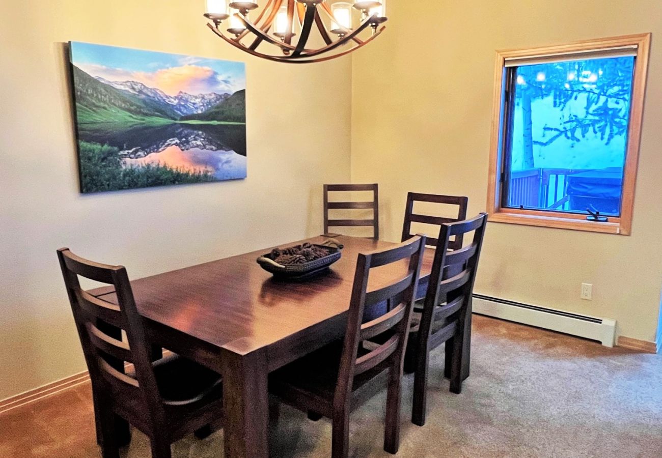 Townhouse in Breckenridge - Ski In-Out to 4 Oclock Run Breck! Private Hot Tub 