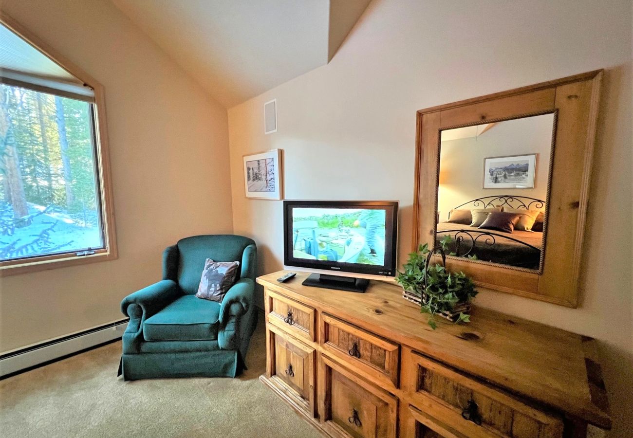 Townhouse in Breckenridge - Ski In-Out to 4 Oclock Run Breck! Private Hot Tub 