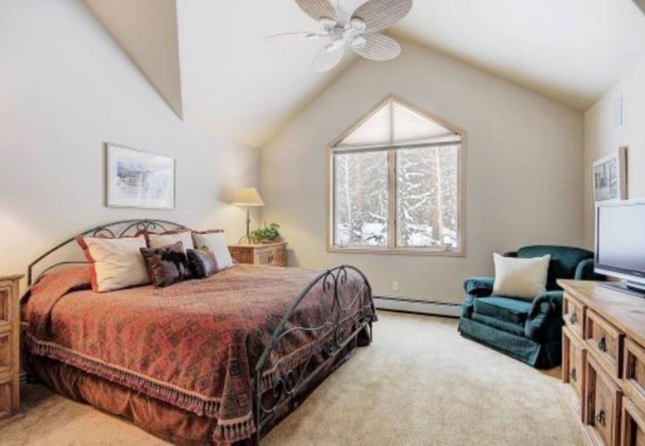 Townhouse in Breckenridge - Ski In-Out to 4 Oclock Run Breck! Private Hot Tub 