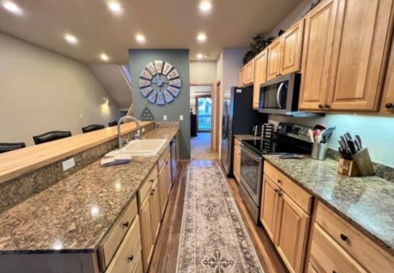 Townhouse in Breckenridge - Ski In-Out to 4 Oclock Run Breck! Private Hot Tub 