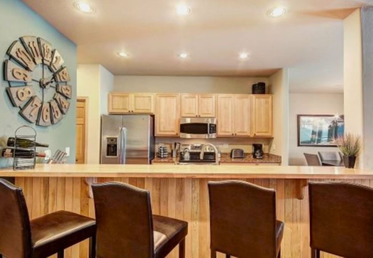 Townhouse in Breckenridge - Ski In-Out to 4 Oclock Run Breck! Private Hot Tub 