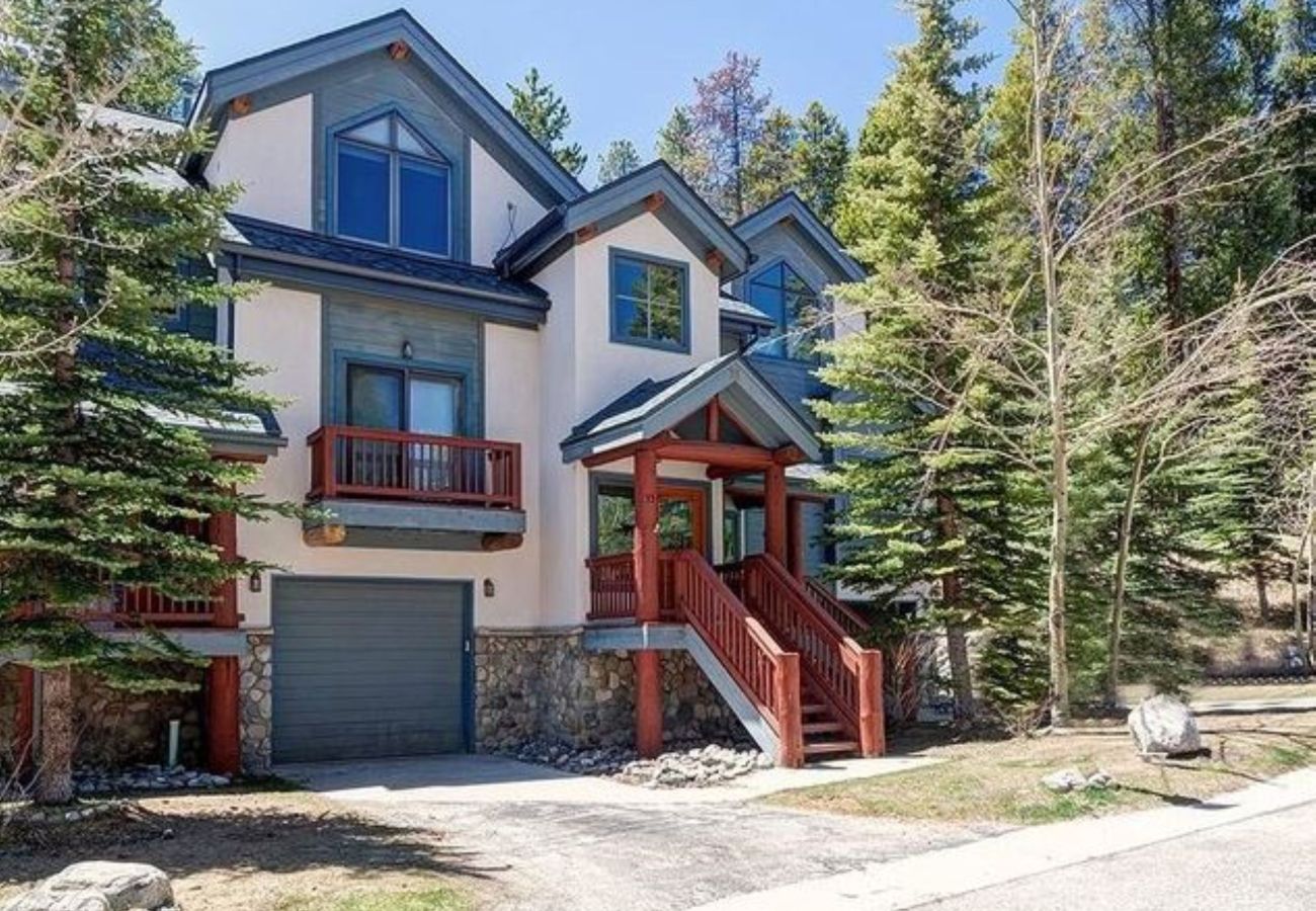 Townhouse in Breckenridge - Ski In-Out to 4 Oclock Run Breck! Private Hot Tub 