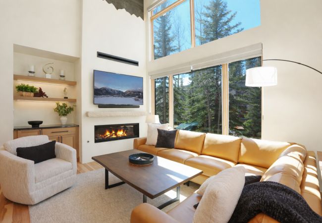 Townhouse in Breckenridge -  Tall Pines Imperial Townhome • Ski In/Out • Private Hot Tub