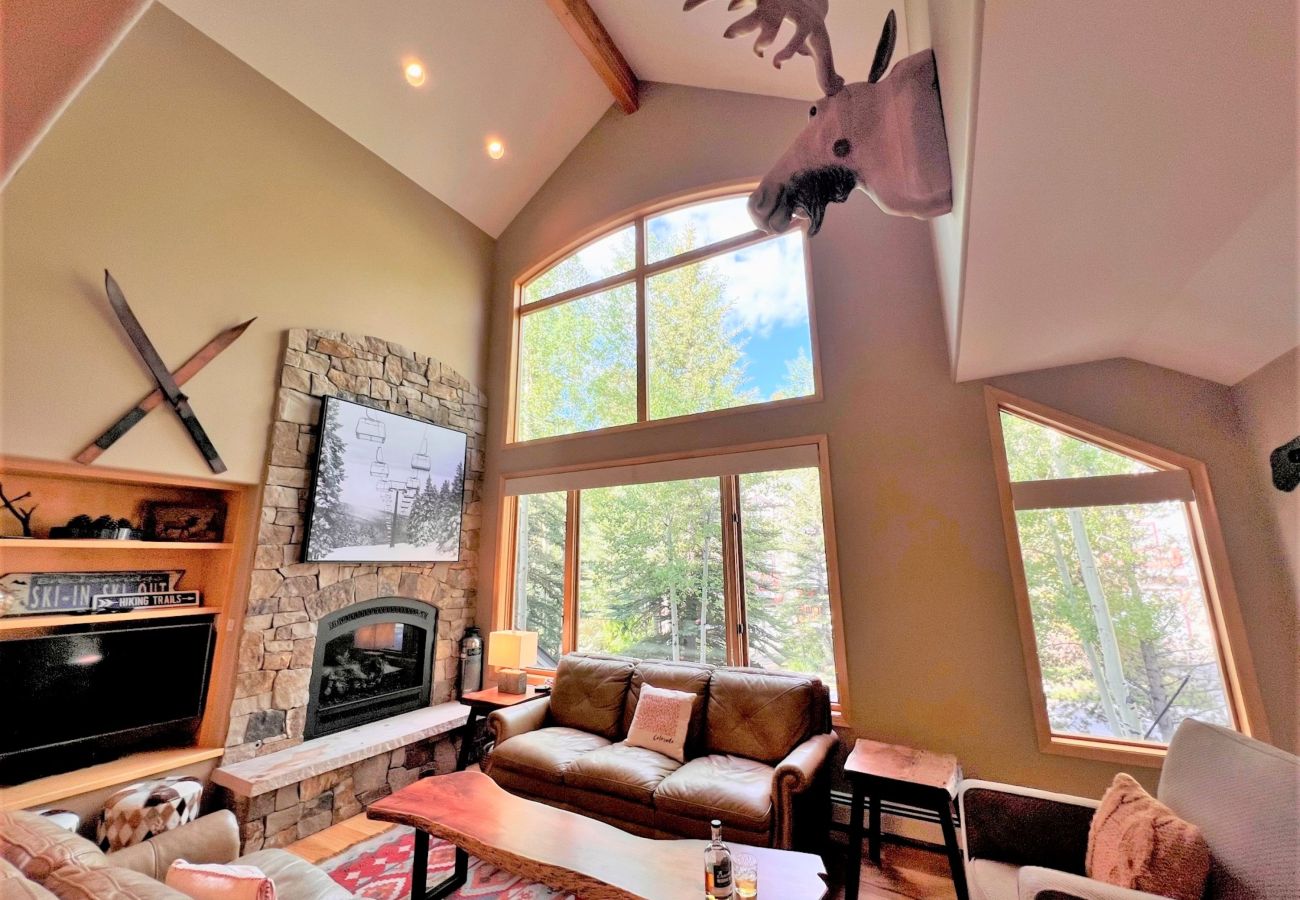 Townhouse in Breckenridge -  Ski In-Out 300 ft to 4 O'clock Run Private Hot Tub