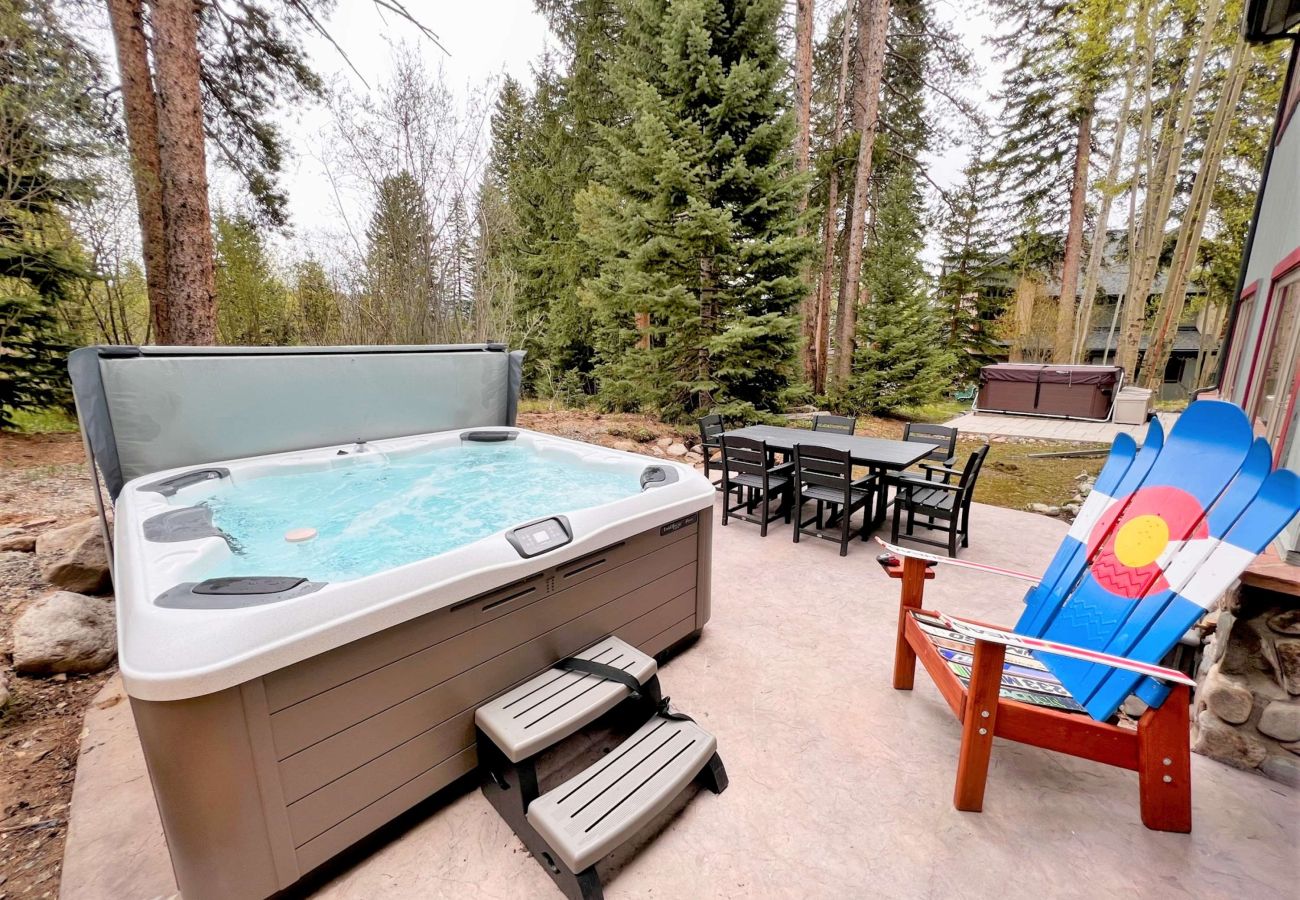 Townhouse in Breckenridge -  Ski In-Out 300 ft to 4 O'clock Run Private Hot Tub