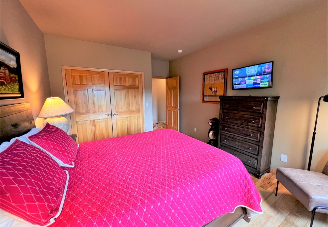 Townhouse in Breckenridge -  Ski In-Out 300 ft to 4 O'clock Run Private Hot Tub