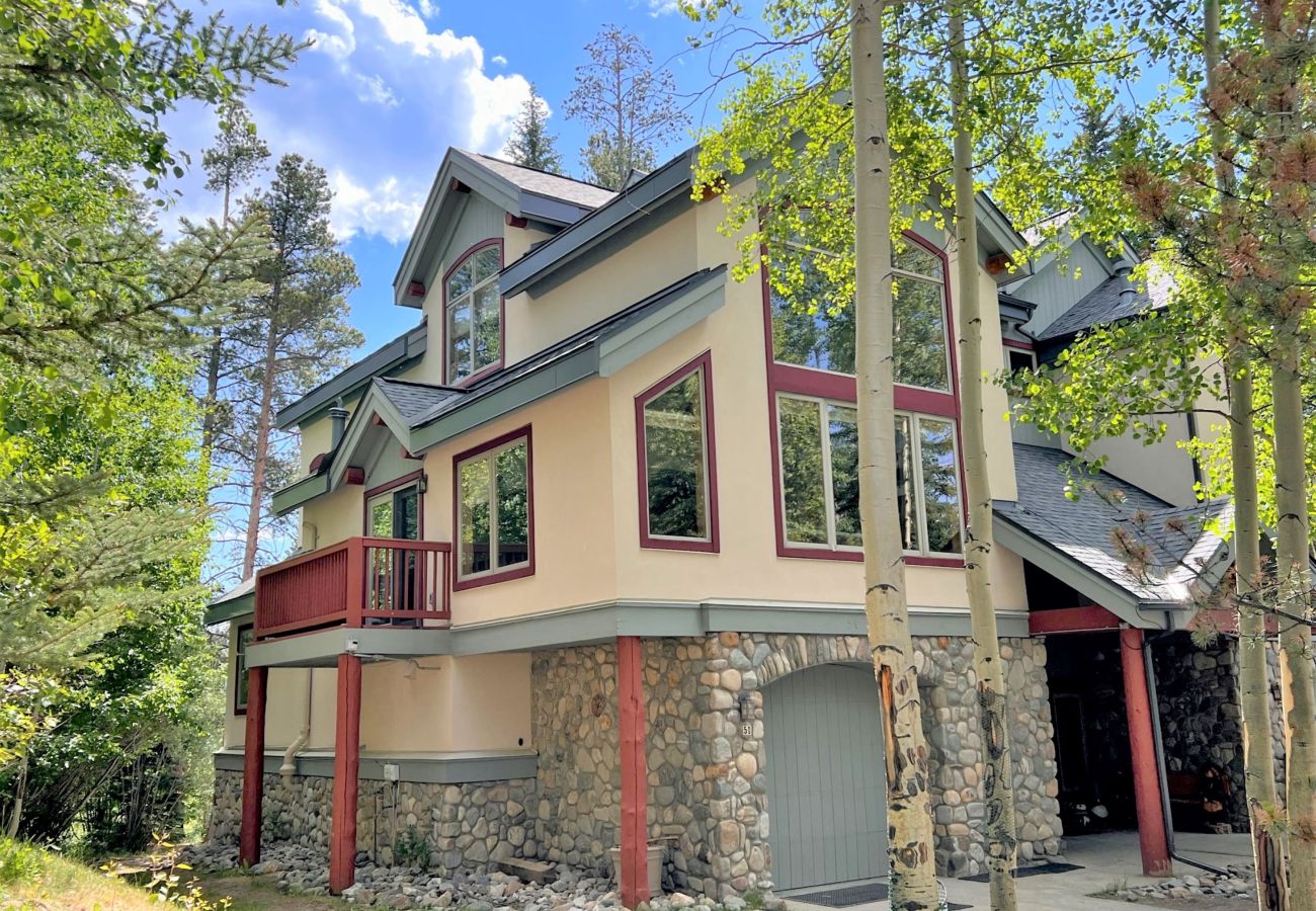 Townhouse in Breckenridge -  Ski In-Out 300 ft to 4 O'clock Run Private Hot Tub