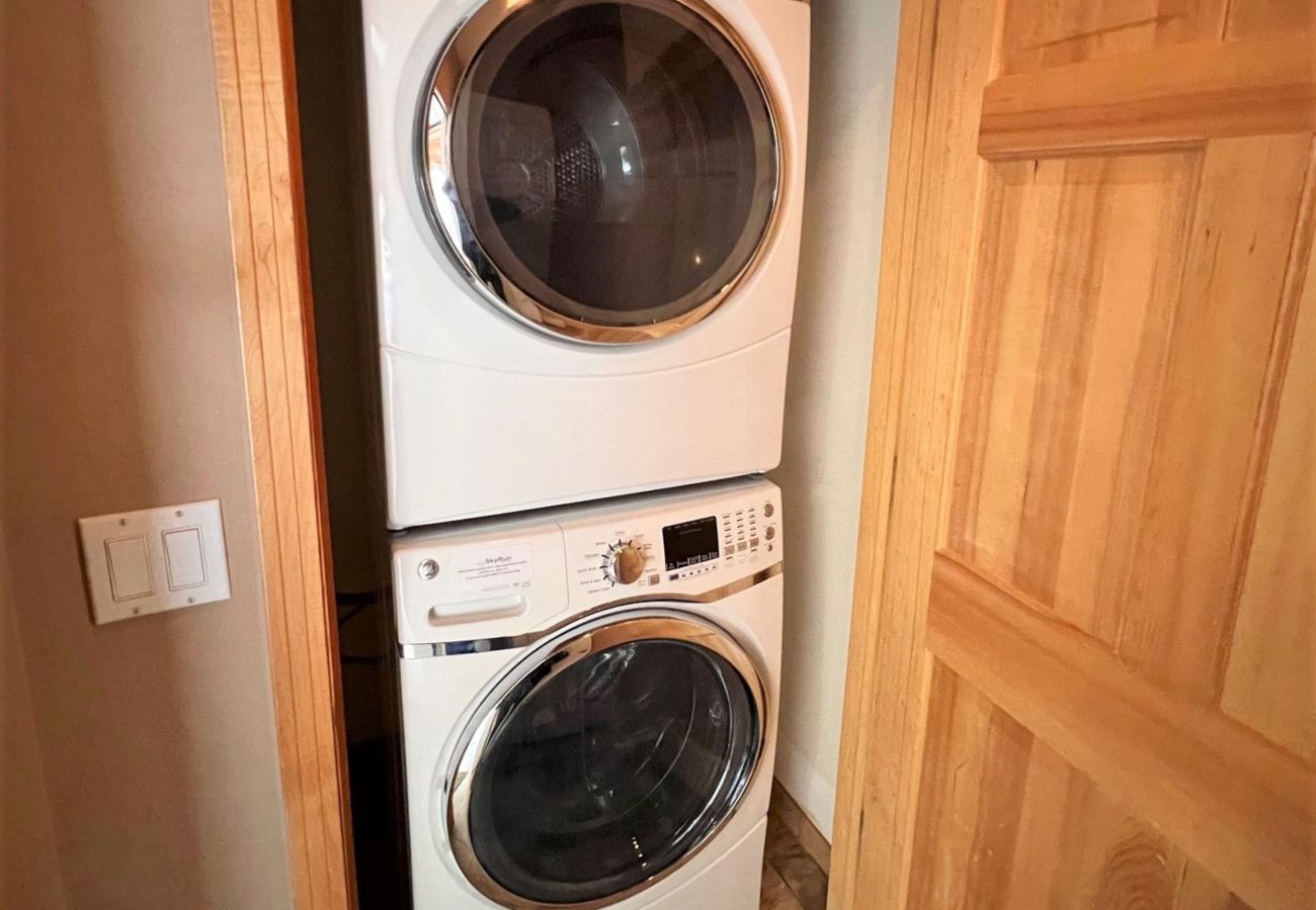 Townhouse in Breckenridge -  Ski In-Out 300 ft to 4 O'clock Run Private Hot Tub