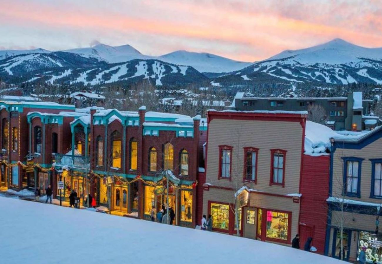 Townhouse in Breckenridge -  Ski In-Out 300 ft to 4 O'clock Run Private Hot Tub