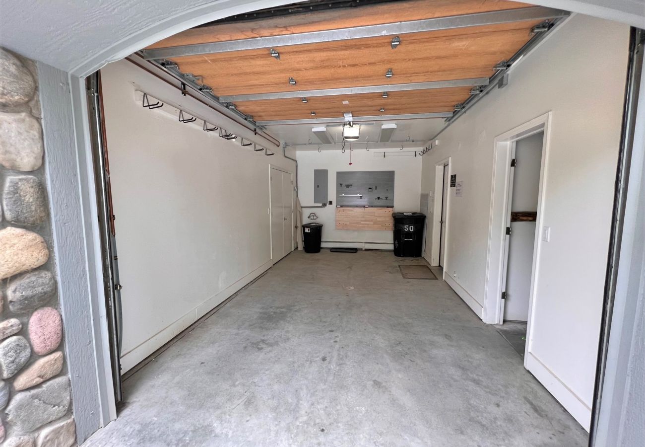 Townhouse in Breckenridge -  Ski In-Out 300 ft to 4 O'clock Run Private Hot Tub